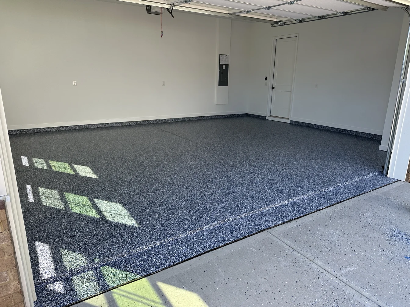 Epoxy vs Polyaspartic Garage Floor Coatings Epoxy vs Polyaspartic Garage Floor Coatings